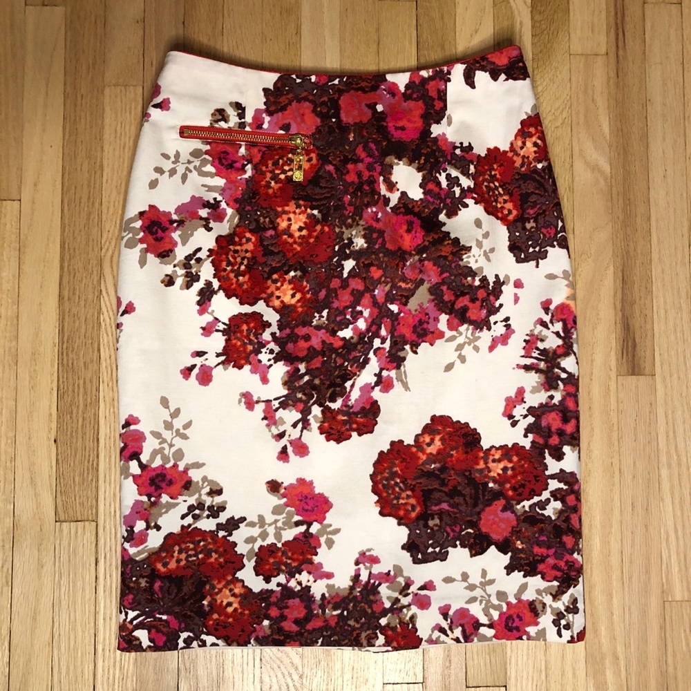 Mario Serrani Italy floral skirt with gold detail